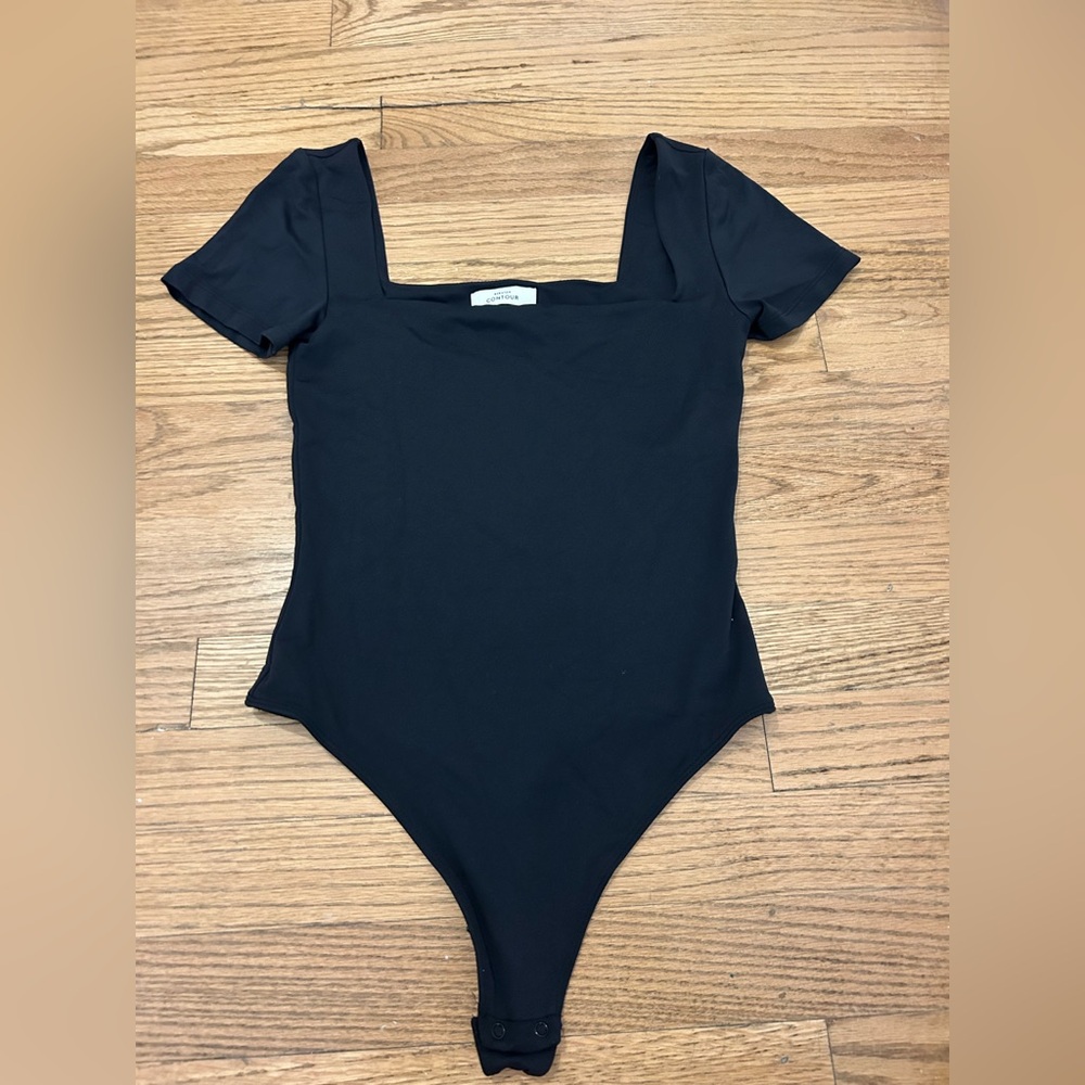 Aritzia original contour square neck bodysuit